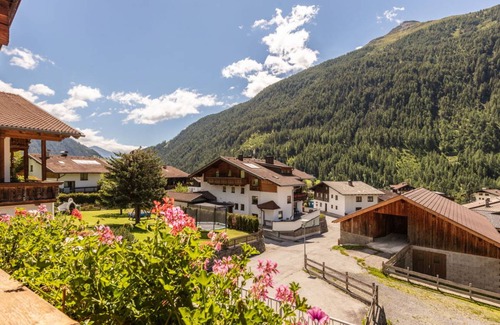 Pragraten Apartment | 150 m² Apartment ∙ 5 bedrooms ∙ 13 guests