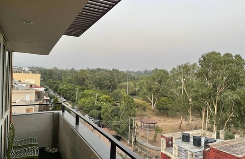 Panchkula Urban Estate Apartment | 150 m² Apartment ∙ 1 bedroom ∙ 3 guests
