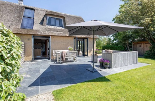 Municipality of Texel House | 150 m² House ∙ 2 bedrooms ∙ 4 guests