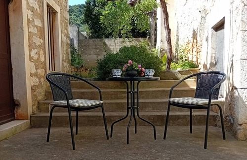 Iz House | 150 m² House ∙ 3 bedrooms ∙ 6 guests