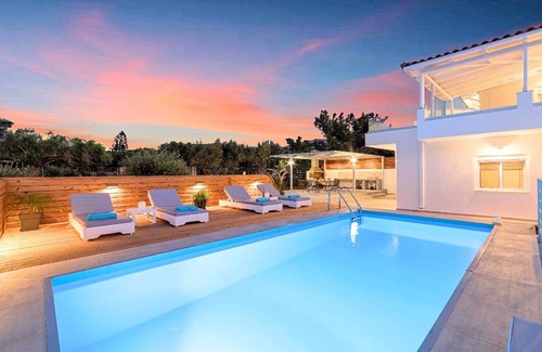 Vathi House | 150 m² House ∙ 3 bedrooms ∙ 9 guests