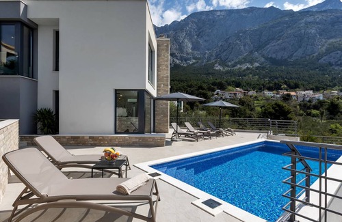 Veliko Brdo House | 150 m² House ∙ 3 bedrooms ∙ 6 guests