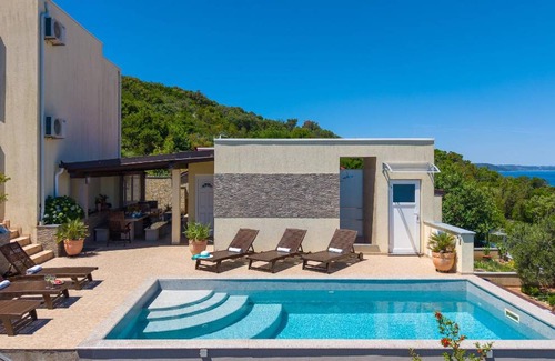 Cove Donja Krusica (Donje selo) House | 150 m² House ∙ 6 bedrooms ∙ 10 guests