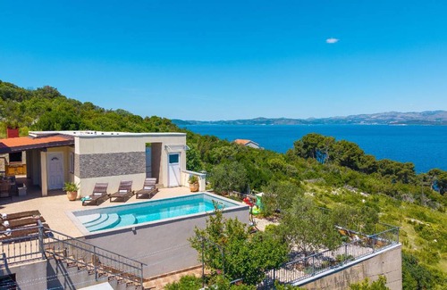 Cove Donja Krusica (Donje selo) House | 150 m² House ∙ 6 bedrooms ∙ 10 guests