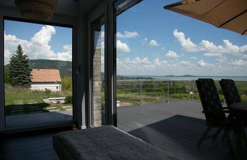 Szigliget Resort | 150 m² Resort ∙ 3 bedrooms ∙ 6 guests
