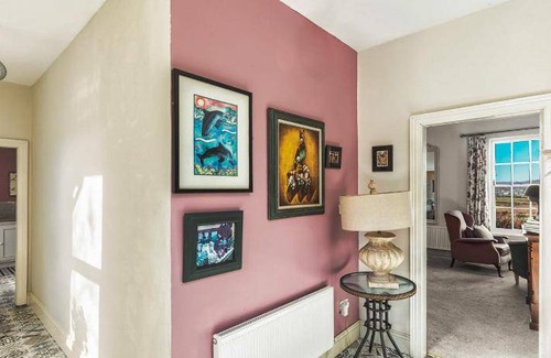 Ballyferriter Apartment | 150 m² Serviced apartment ∙ 2 bedrooms ∙ 5 guests