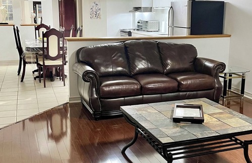 Lakeview House | 1500 ft.² Family friendly 2 bedroom 15 min. south of airport and 5 min to lake.