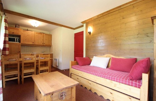 Val Cenis Apartment | 150m from shops, 2nd floor, view mountain, fitness, swimming pool, balcony, tv, ski locker, 40m²