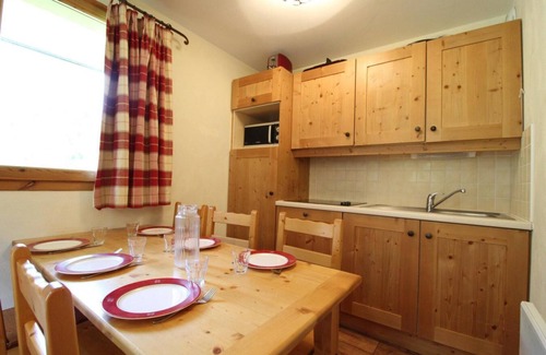 Val Cenis Apartment | 150m from shops, 2nd floor, view mountain, fitness, swimming pool, balcony, tv, ski locker, 40m²