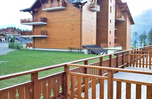 La Joue du Loup Apartment | 150m from resort center, Ground floor, terrace, balcony, parking, tv, 31m², La Joue du Loup