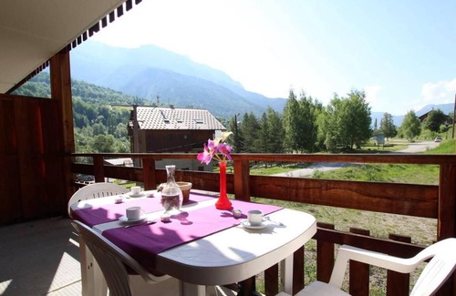 Vallouise-Pelvoux Apartment | 150m from ski slopes, 2nd floor, view mountain, balcony, tv, 36m², Pelvoux