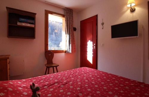 Vallouise-Pelvoux Apartment | 150m from ski slopes, 2nd floor, balcony, 36m², Pelvoux