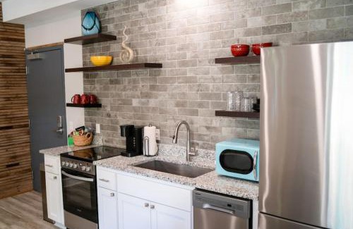 Eureka Springs Historic District House | 151 Spring Downtown Eureka Springs Suite A