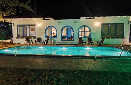 Igatpuri Villa | 1517 Greek House By Kaz Stays