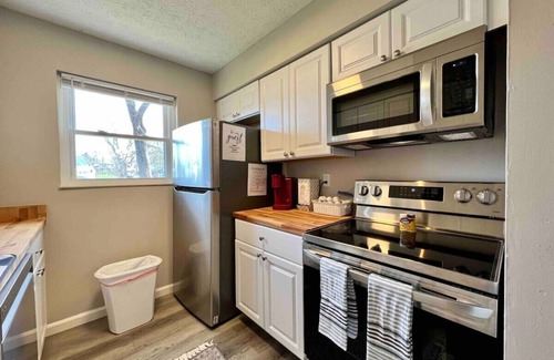Middletown Condo | 1520 A Bonita - Small Template · 1520 Cozy 2 Bed with laundry