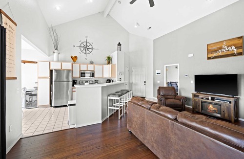 Kimberling City Apartment | 153 m² Apartment ∙ 3 bedrooms ∙ 10 guests
