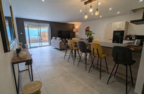 Sanchey Cottage | 153 m² Cabin ∙ 4 bedrooms ∙ 8 guests