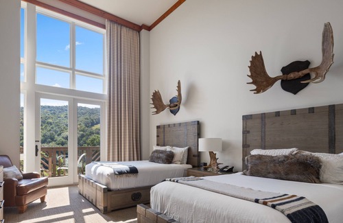 Stowe Area Cabin | #1537A | 2bdrm | Inside Main Lodge Spruce Peak | 5th Floor Mount Mansfield Views