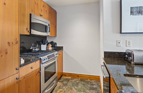 Stowe Area Cabin | #1537A | 2bdrm | Inside Main Lodge Spruce Peak | 5th Floor Mount Mansfield Views