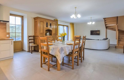 Fierville-les-Mines House | 155 m² House ∙ 4 bedrooms ∙ 9 guests