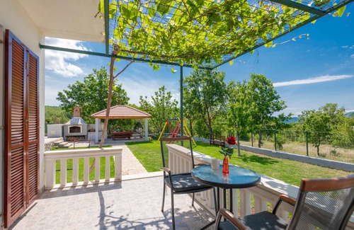 Central Dalmatia House | 155 m² House ∙ 5 bedrooms ∙ 10 guests
