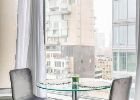 Bloor-Yorkville Apartment | 155 Modern Studio in Yorkville