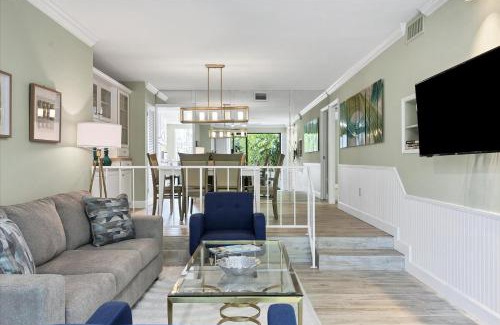 Venice Apartment | 1555 Tarpon Center #B111