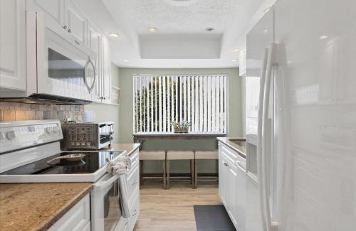 Venice Apartment | 1555 Tarpon Center #B111