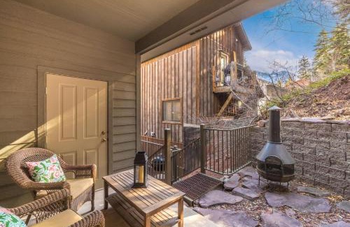 Ouray House | 1558 Hinkson Terrace