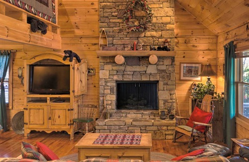 Lake Lure House | 157 m² House ∙ 3 bedrooms ∙ 8 guests