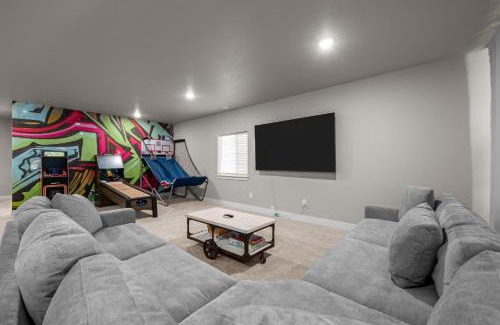 Monument House | 15754 Little Bluestem Rd