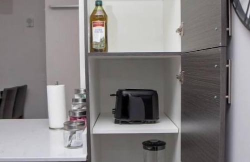 Indianapolis Apartment | 15min→Downtown|Balcony|Full Kitchen|1000Mbps