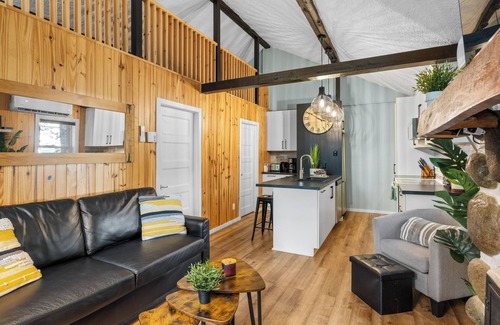 Sainte-Lucie-des-Laurentides Ski Chalet | 1603 - Le Petit Caribou - Chalet with Spa and Beach