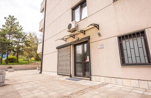Vozdovac Apartment | 160 m² Apartment ∙ 2 bedrooms ∙ 4 guests