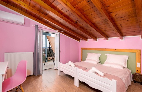 Benitses Cottage | 160 m² Cabin ∙ 3 bedrooms ∙ 7 guests