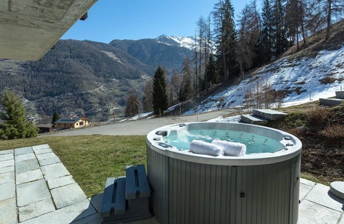Riddes House | 160 m² House ∙ 4 bedrooms ∙ 8 guests
