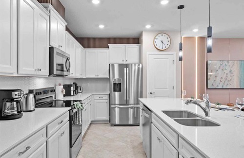 Four Corners House | 16109 Amazing House With Pool 5/4.5