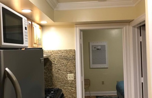 Industry Apartment | 1631 4E · Awesome 2bed Apt-20 min to NYC/Parking Avail.