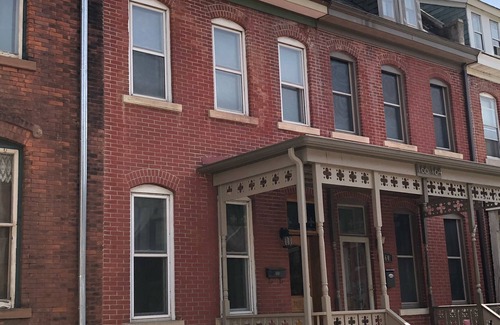 Downtown Dubuque House | 166 Bluff Street townhouse