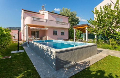 Stobrec House | 170 m² House ∙ 4 bedrooms ∙ 6 guests