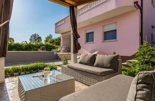 Stobrec House | 170 m² House ∙ 4 bedrooms ∙ 6 guests