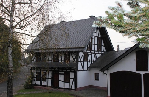 Frankweiler House | 170 m² House ∙ 4 bedrooms ∙ 8 guests