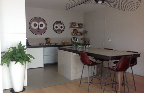 Saint-Aunes House | 170 m2 single storey architect house with 120 m2 terrace and 400 m2 garden