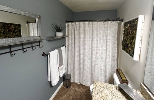 West Haven House | 1700 ft.² private basement to yourself private entry. CLEAN!