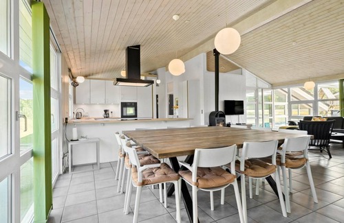 Lyngsbæk Strand House | 173 m² House ∙ 5 bedrooms ∙ 12 guests