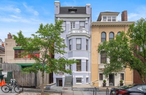 Dupont Circle Bed & Breakfast | 1731 Private room