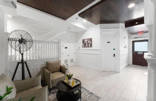 Dupont Circle Bed & Breakfast | 1731 Private room