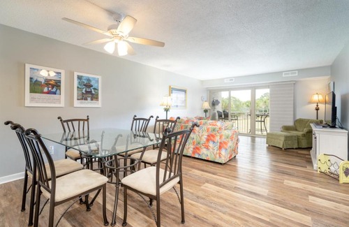 South Beach House | 1737 Bluff Villas Renovated Tommy Bahama Villa Water Views Sleeps 6 Sea Pines
