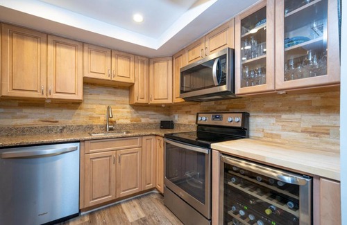 South Beach House | 1737 Bluff Villas Renovated Tommy Bahama Villa Water Views Sleeps 6 Sea Pines