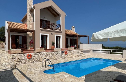 Katsarata Villa | 175 m² Villa ∙ 3 bedrooms ∙ 7 guests